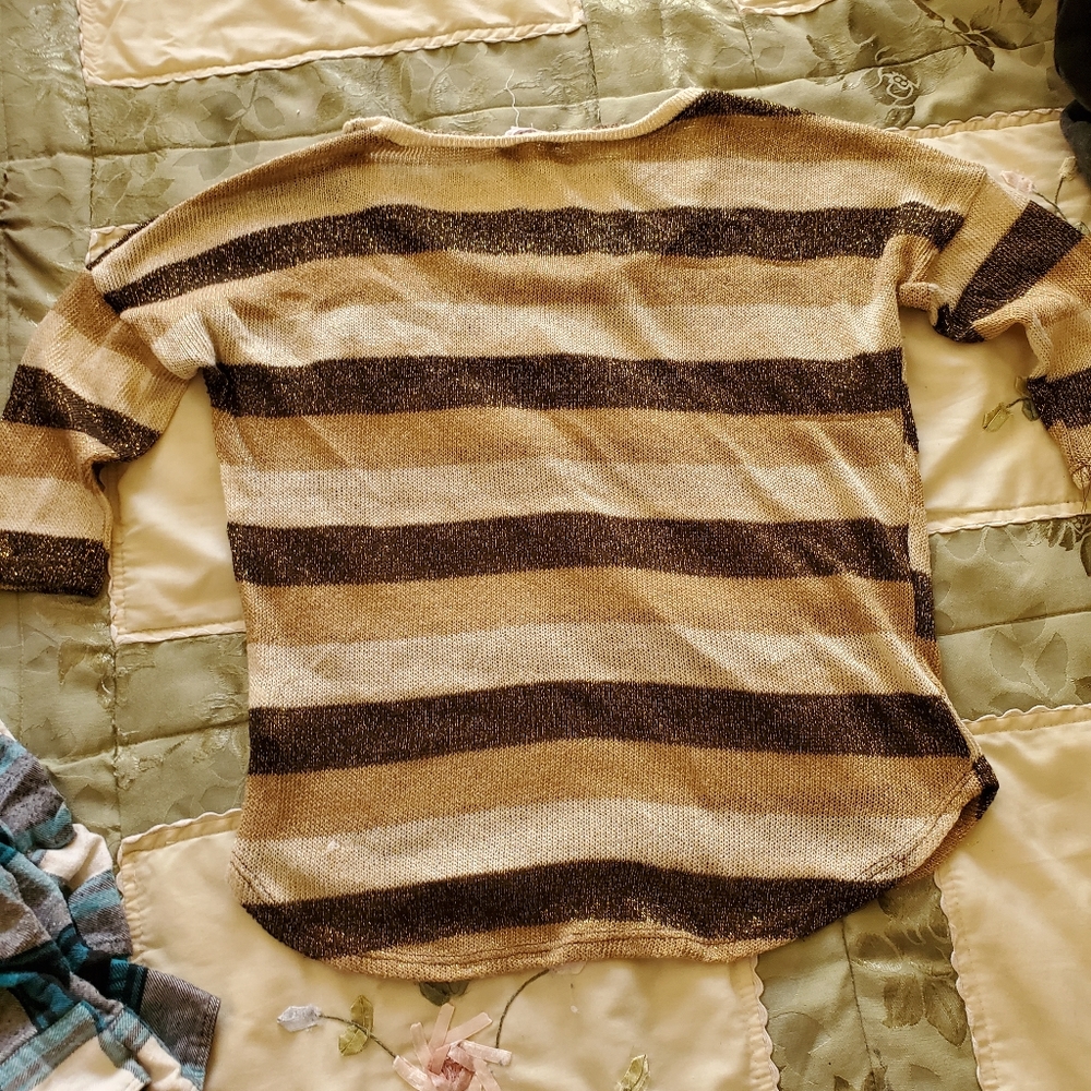 Shirt - Picture 2 of 4